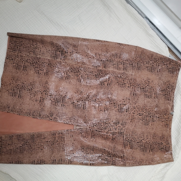 Free people lambs leather alligator prnt midi skir - Picture 3 of 9